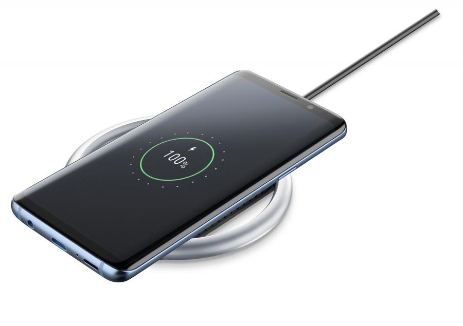 Bezdrátová nabíječka Cellularline Wireless Fast Charger + Fast Charge adaptér 10W, Qi standard černá