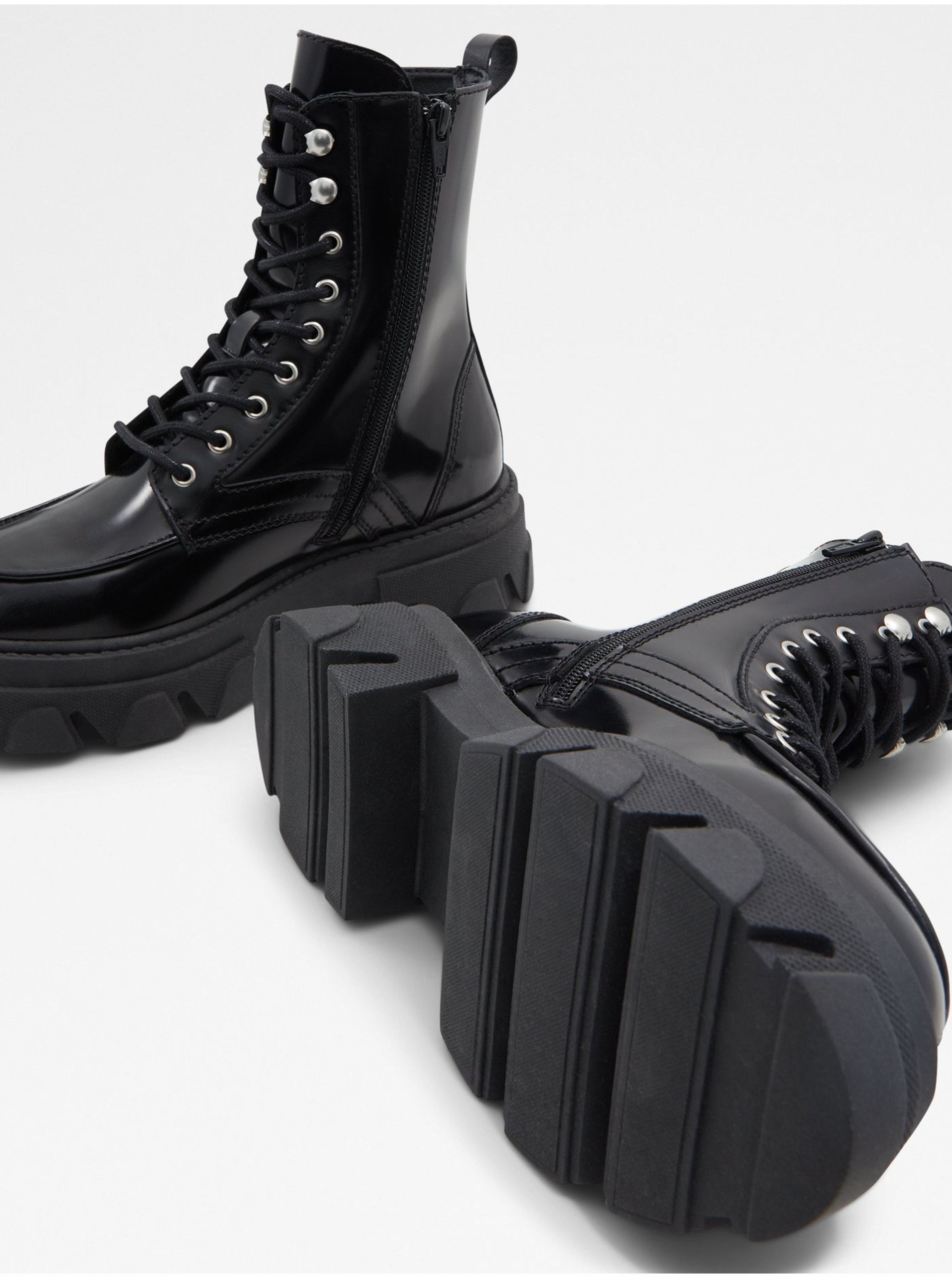 Černé dámské kožené kotníkové boty na platformě ALDO Grandtrek