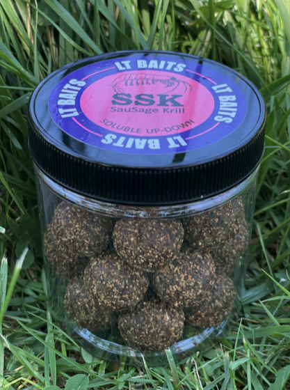 LT Baits Vyvážené Boilie SSK-Sausage Krill Soluble UP-Down Hmotnost: 125g, Průměr: 20mm