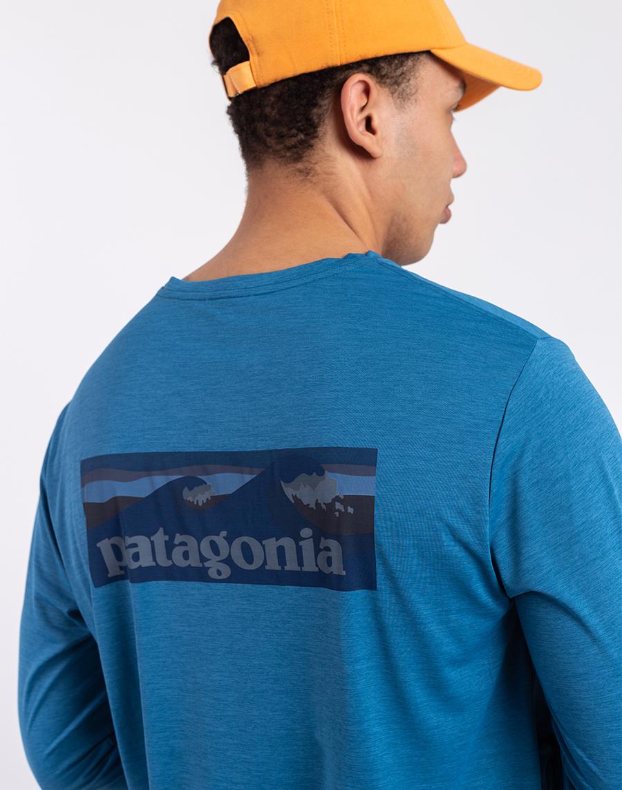 Tričko Patagonia M's L/S Cap Cool Daily Graphic Shirt - Waters Boardshort Logo: Wavy Blue X-Dye
