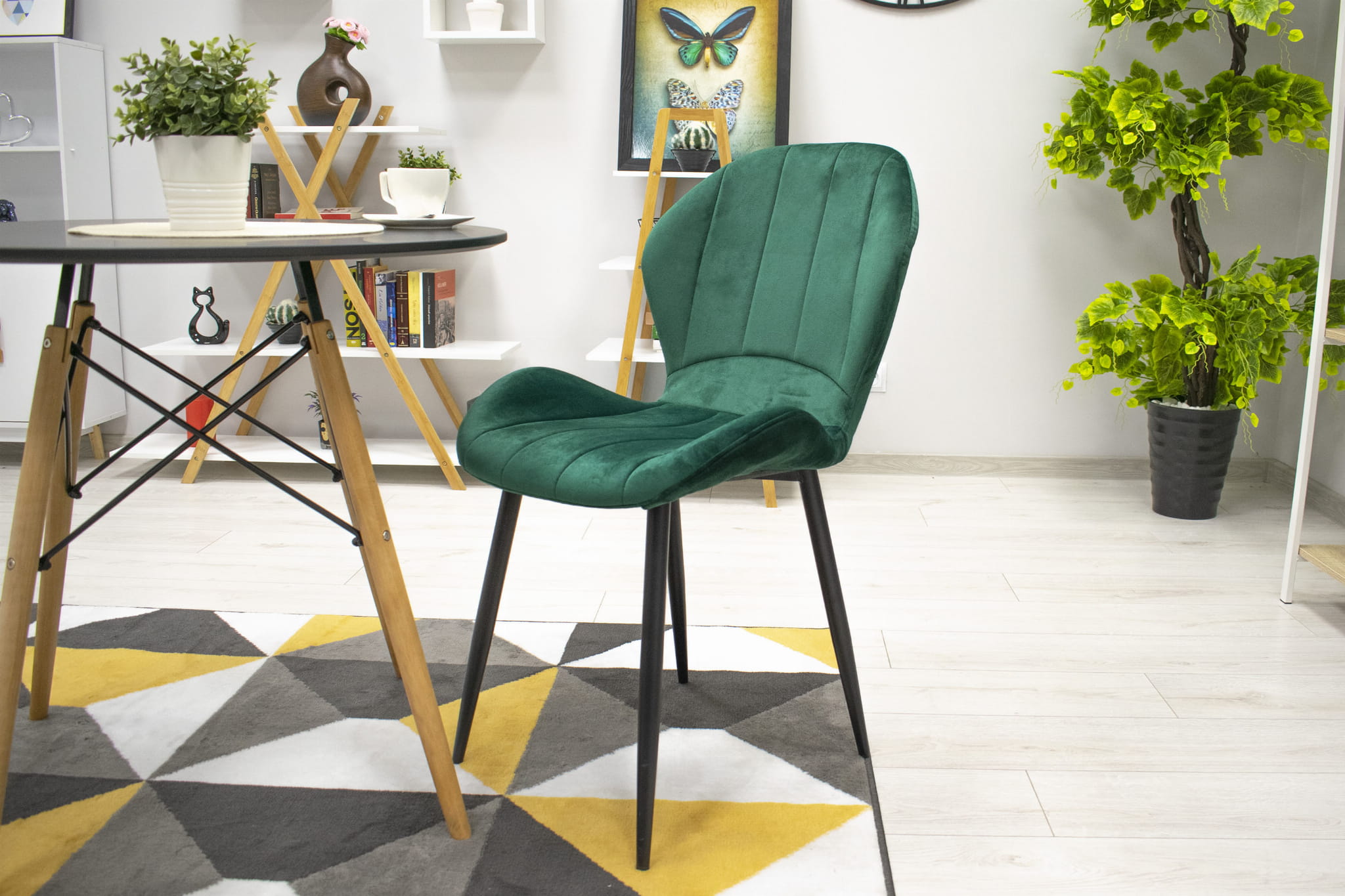 Zelená sametová židle TERNI s černými nohami