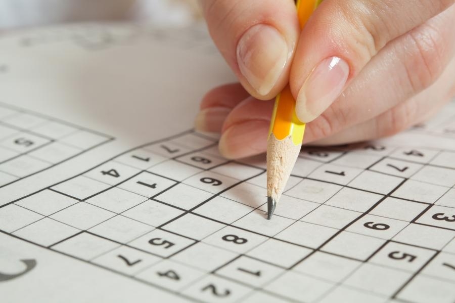 Posilovna pro váš mozek: Proč luštit online křížovky a online sudoku?