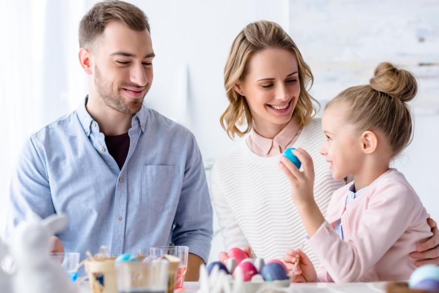 Přinášíme návod na malování velikonočních kraslic voskem…