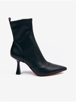 Černé dámské kotníkové boty na podpatku Michael Kors Clara