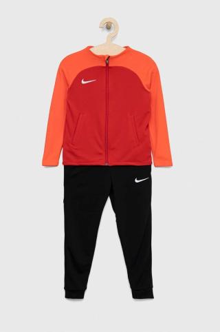 Dětská tepláková souprava Nike červená barva