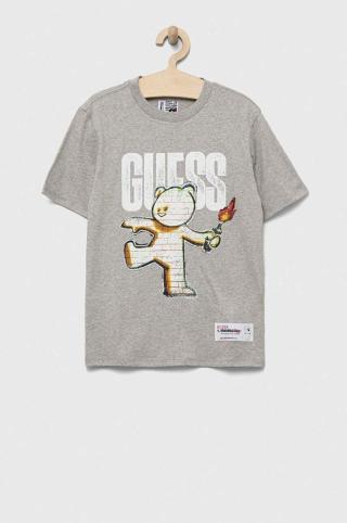 Dětské bavlněné tričko Guess x Brandalised šedá barva, s potiskem