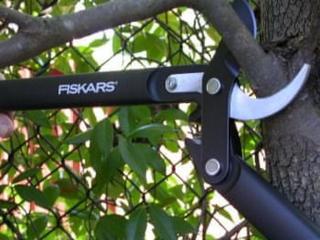 Fiskars PowerGear L76 Nůžky na silné větve, převodové , záruka 5 let