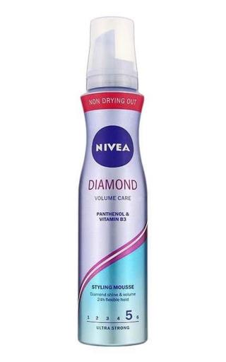 Nivea Pečující pěnové tužidlo pro oslňující lesk vlasů Diamond Volume Care  150 ml