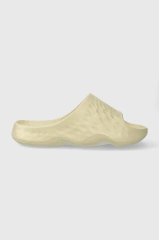 Pantofle New Balance SUFHUPC3 béžová barva