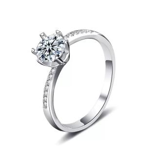 Royal Fashion stříbrný rhodiovaný prsten s drahokamem moissanitem HA-XJZ022-SILVER-MOISSANITE-ZIRCON Velikost: 6