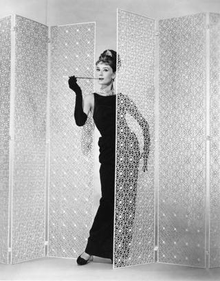 Umělecká fotografie Audrey Hepburn, Breakfast At Tiffany'S 1961 Directed By Blake Edwards,