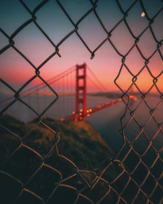 Umělecká fotografie Golden Gate Caged, David George,