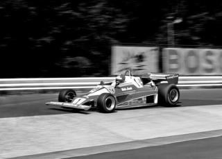 Umělecká fotografie Niki Lauda driving a Ferrari 312T, 1975,