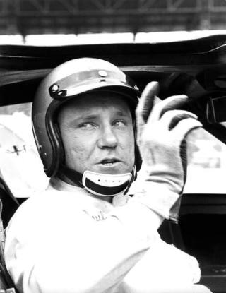 Umělecká fotografie Paul Hawkins in a ford GT40, 1965,