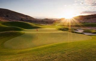 Umělecká fotografie Putting Green at Sunset, Ken Redding,