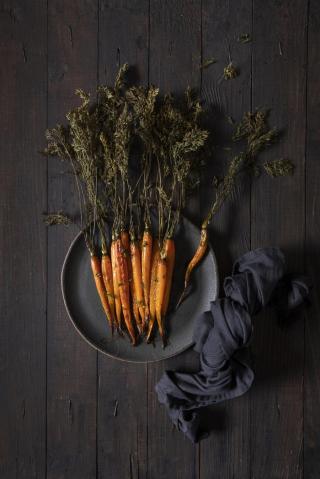 Umělecká fotografie Roasted carrots, Diana Popescu,