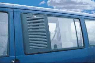 Větrací mřížka zadního bočního okna Carbest pro VW T4 velká - strana